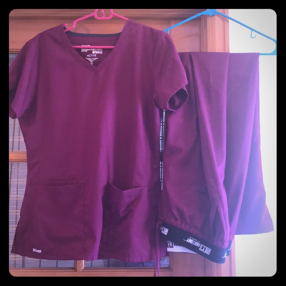 Barely worn Grey’s Anatomy scrubs.